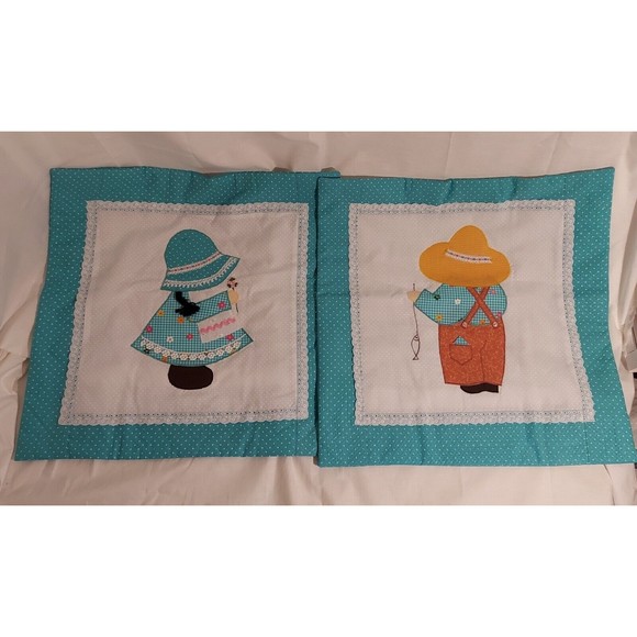 Set Of 2 Sunbonnet Sue Sam Pillow Covers Green White Pink Orange Brown 17 x 17 - Picture 1 of 16